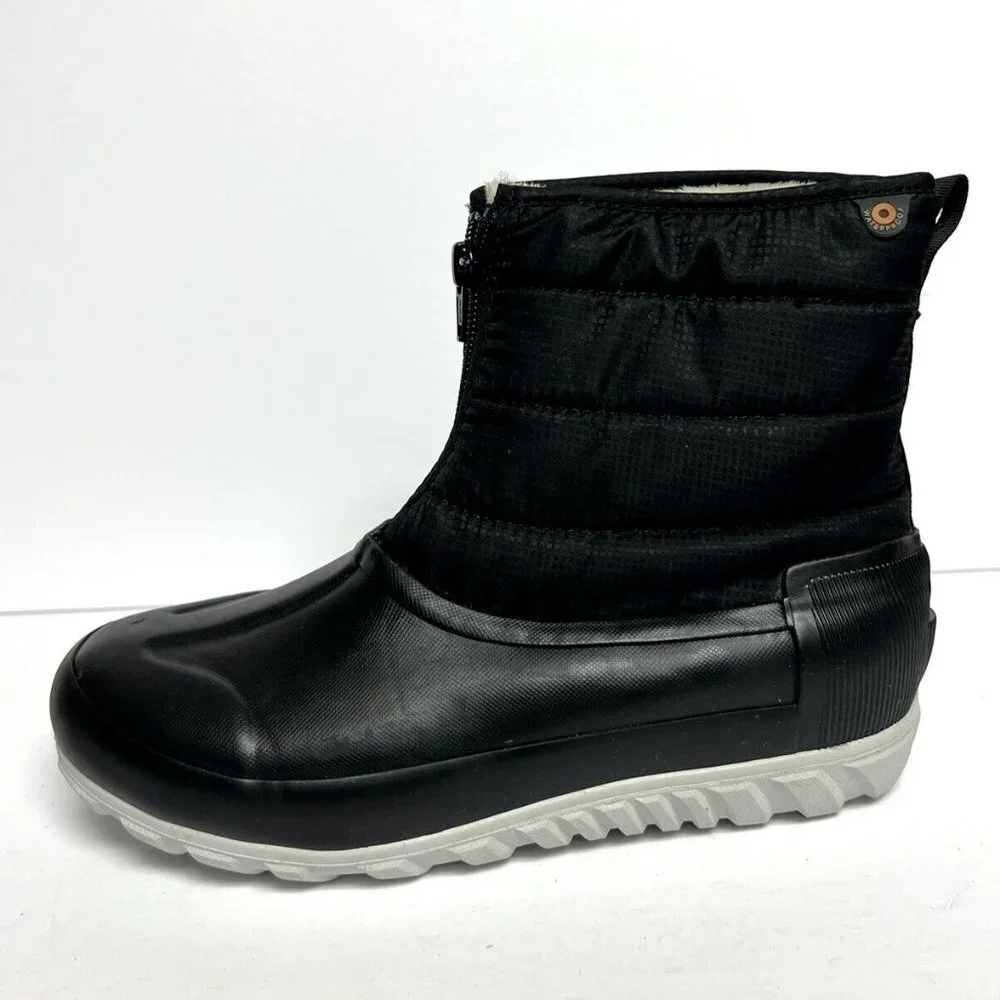 Bogs Women's Classic Casual Zip Winter Boots Black, Size 7 M